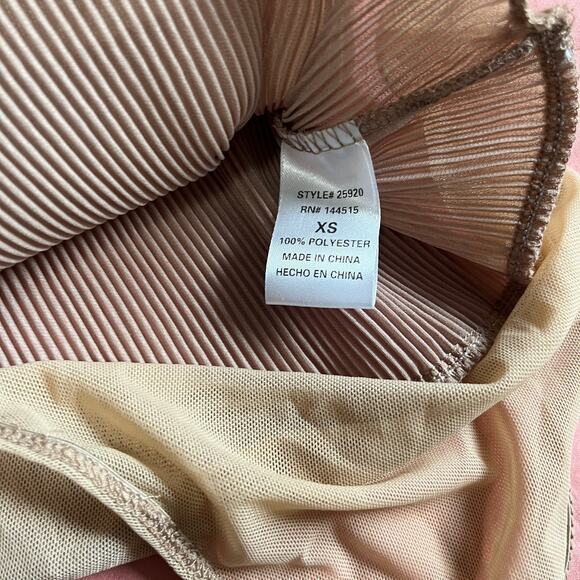 NEW Fashion Nova Adeline Ruffle Mocha Bodysuit Size XS - Picture 4 of 8